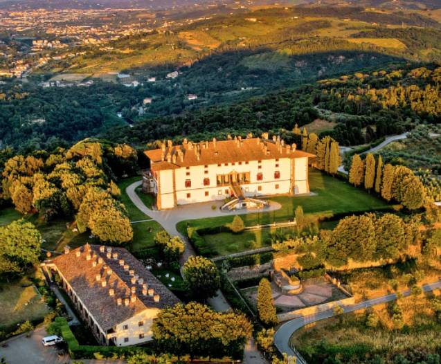 Aerial view of a villa in the countryside.